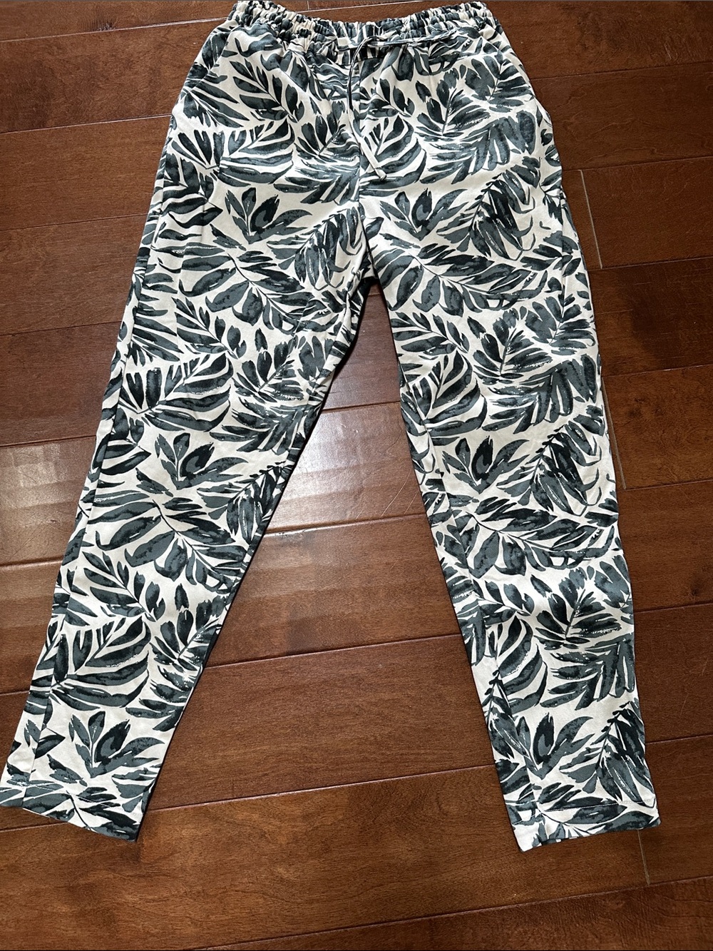 Leaf-Print Pants in Green and Off White with Pockets